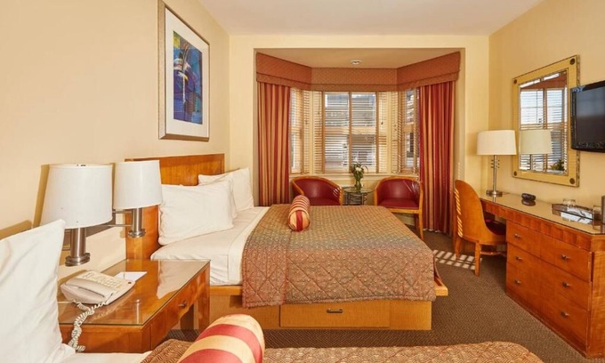 Gayborhood Hôtel | 2 Family Ready Stay Close to Liberty Bell Center | Free Breakfast