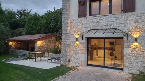Dun-sur-Meuse Maison | 2 Gites dans les remparts à Dun sur Meuse