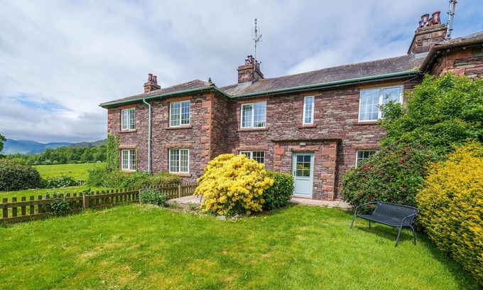 Watermillock Maison | 2 Gowbarrow Cottages - Lovely garden & Dog-friendly