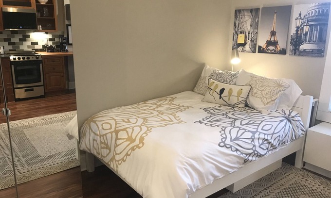 Rochester Appartement | #2 Great studio apt with garage, near 590/490