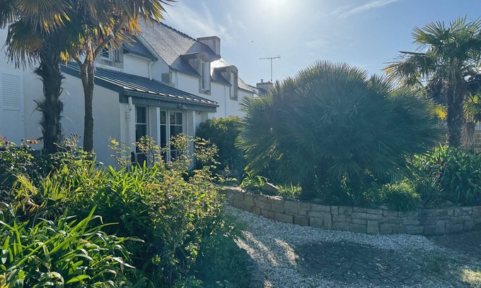 Saint-Marine Maison | 2 maisons autour d’un beau jardin, à 50 mètres du port, proche de l’épicerie