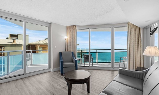 Downtown Myrtle Beach Copropriété | 2 King Beds & Ocean Views! Oceans One 601