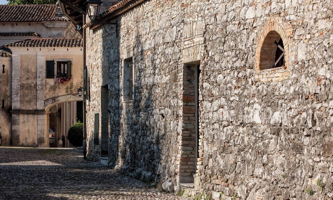 Strassoldo Maison | 2-Ravissante maison de 75m² avec jardin privé au château. Mer 30min, Venise 1h