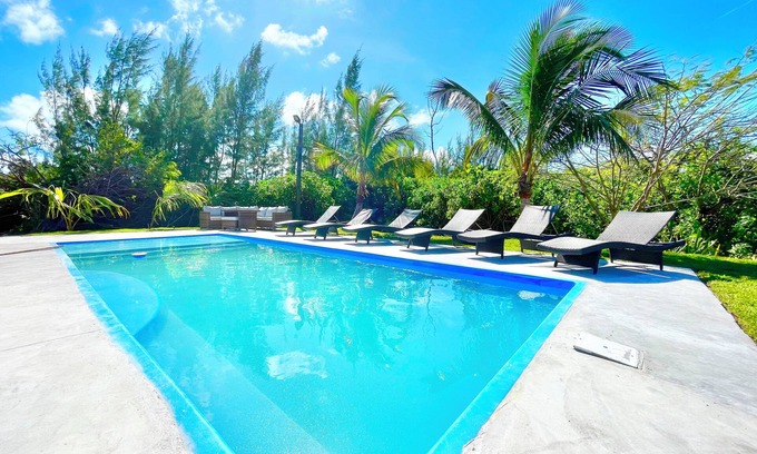 Treasure Cay Maison | 2 master suites w/ 2 separate living spaces w/ pool & private beach access