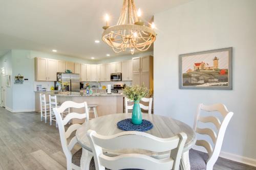 Ocean View Maison | 2 Mi to Beach Ocean View Oasis with Resort Access!