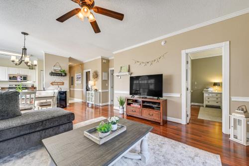 Central Myrtle Beach Appartement | 2 Mi to Broadway at the Beach Condo with Pool!