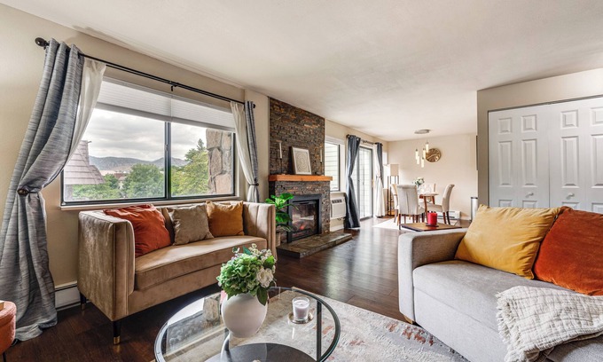 Glenwood Grove - North Iris Copropriété | 2 Mi to CU Boulder: Mtn-View Condo w/Pool Access