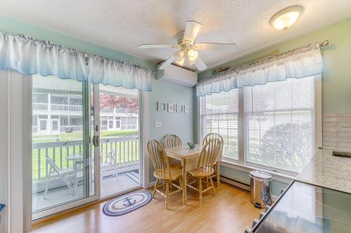 Wells Appartement | 2 Mi to Drakes Island Beach Condo with Indoor Pool!