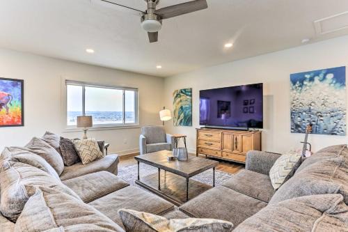 Castle Rock Maison | 2 Mi to Dtwn Castle Rock Home with Furnished Patio