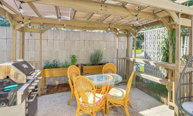 Tallahassee Maison | 2 Mi to FSU: Unique Home w/ Patio & Spacious Yard