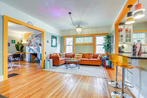 New Era Park Maison | 2 Mi to Golden 1 Center Historic Home with Deck!