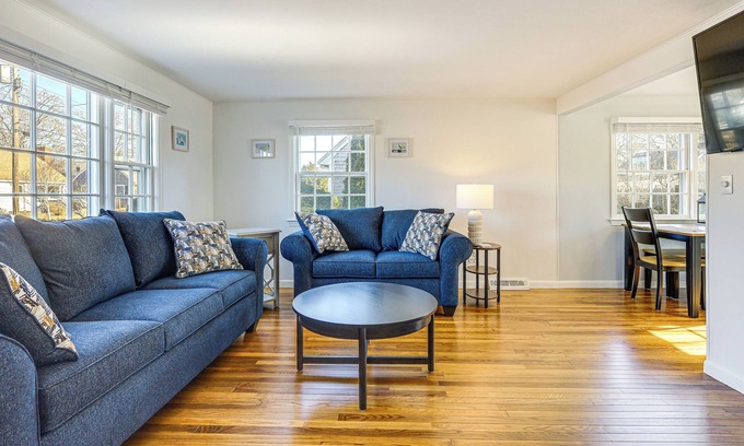 Teaticket Maison | 2 Mi to Main St Falmouth: Cape Cod Home