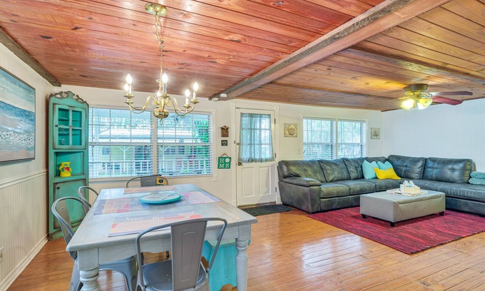 Inglis Cottage | Quiet Retreat w/ Boat Parking, 2 Mi to Marina