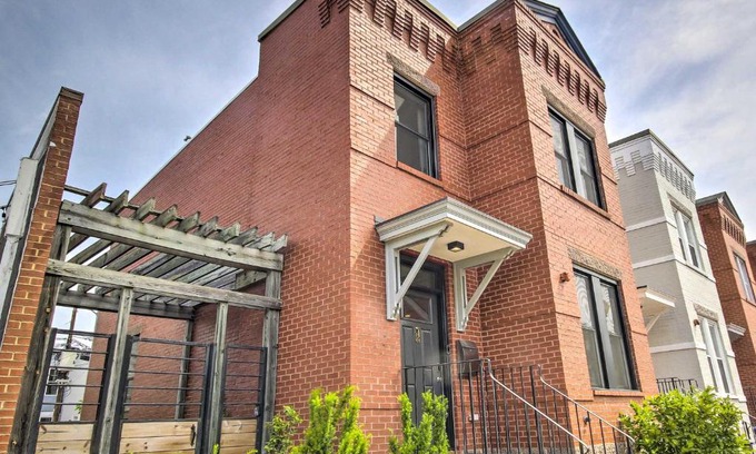 Le Droit Park Maison | 2 Mi to National Mall Modern DC Retreat with Patio