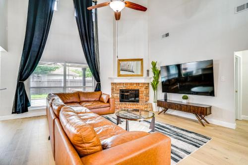 Burleson Maison | 2 Mi to Old Town Spacious Burleson Vacation Home