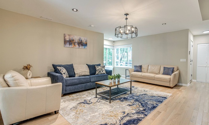 South Shore Maison | 2 Mi to South Shore Beach: Urban Retreat w/ Yard