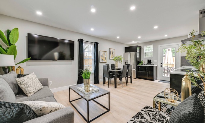 Biddleville Maison | 2 Mi to Uptown Charlotte: Family Home w/Game Room