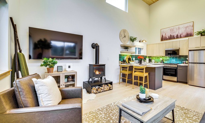 Warm Beach Maison | 2 Mi to Warm Beach: Family Gem w/ Views
