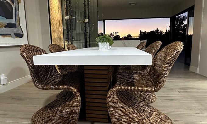 Scottsdale Highlands Maison | 2 miles from Old Town! Newly remolded Scottsdale home with pool and hot tub!