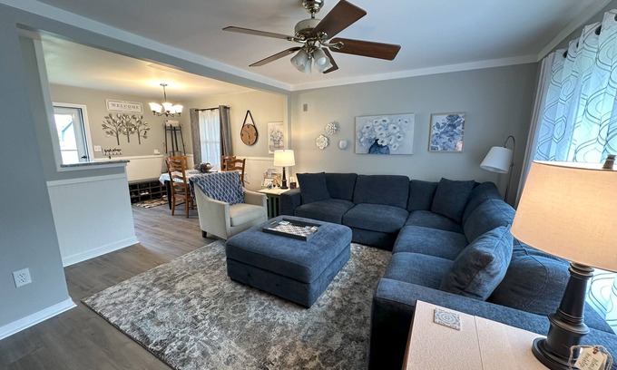 Loveland Maison | 2 min to Loveland,15 min to Kings Island-2 bed, patio, fenced yard,pet friendly