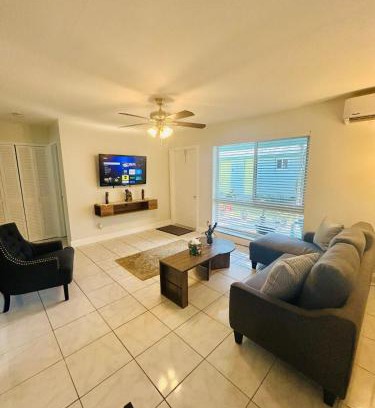 Lauderdale-by-the-Sea Appartement | 2 min walk to beach & free parking Lauderdale 21-2