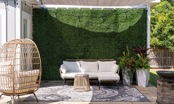 Newport Maison | 2 Minutes from the Water! Pet-Friendly Fully Fenced Backyard!