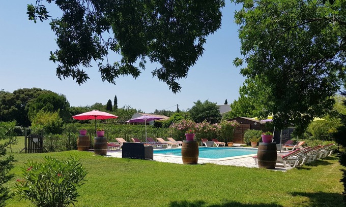 Montaud Cottage | gite standing 2 personnes avec piscine jardinet