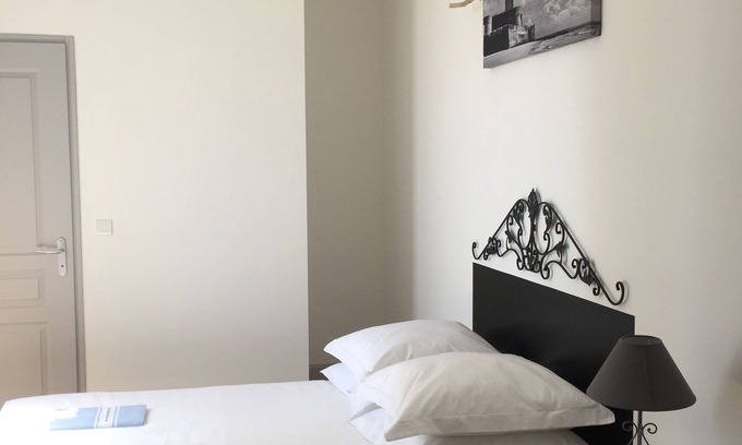 Arvert Appartement | Appartement 2 pers dans demeure de charme du 19éme avec parc et piscine chauffée