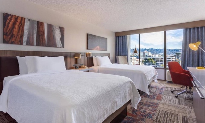 Emeryville Hôtel | 2 Pet-friendly Units, Onsite Parking! Short Drive to Berkeley Community Theater