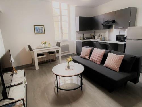 Foix Appartement | 2 pièces élégant calme central parking sur place