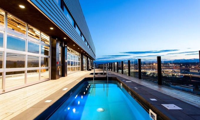 River North Art District Hôtel | 2 Queen Mountain View: The Source Hotel, Cozy Furnishings, Local Brews, in RiNo