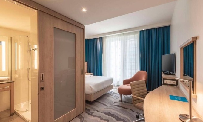 Mitte Hôtel | 2 Queen Rooms Near Berlin Wall Memorial & Famous Alexanderplatz | Free Breakfast