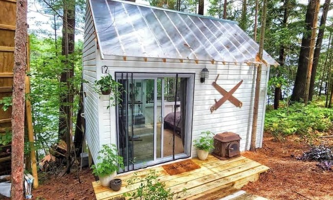 Brantingham Cabine | 2 Romantic Island Cabins for 5 - Hot Tub,Boat