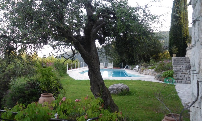 Falicon Appartement | location appartement 2 pièces au dernier étage d'une villa