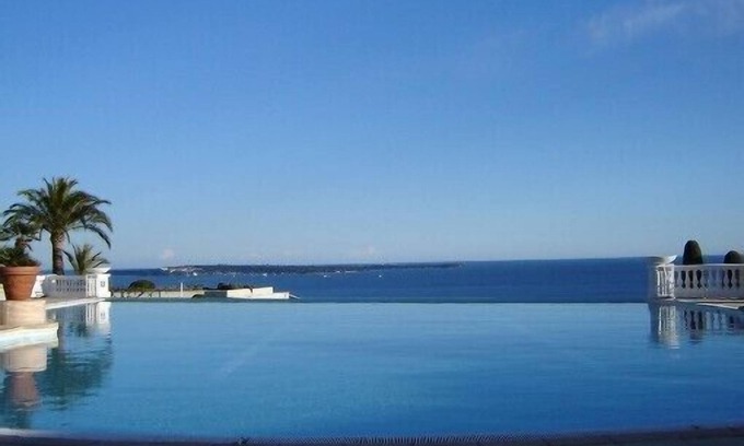 La Croix des Gardes Appartement | Bastide du Soleil - Appartement 2 pièces avec terrasse à 800 mètres des plages
