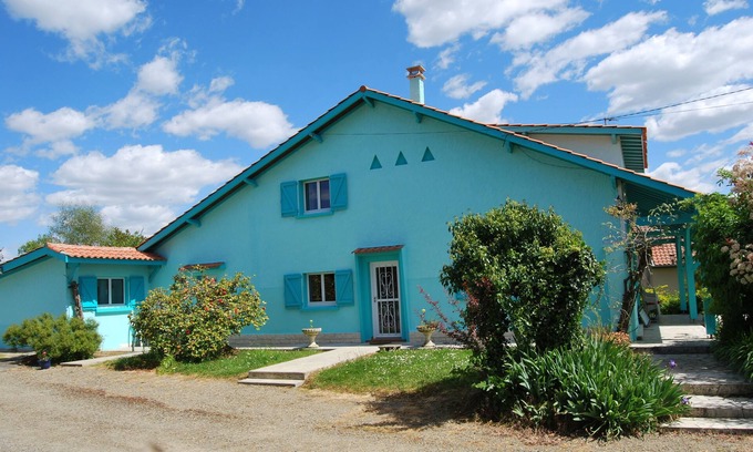 Saint-Loubouer Appartement | Appartement 2 pièces entouré d'un grand jardin avec piscine