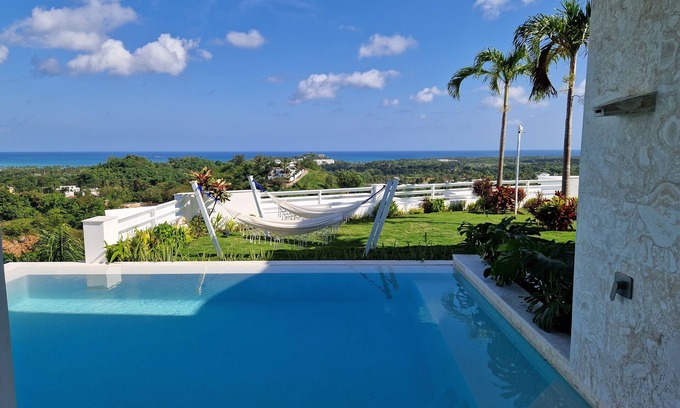 La Ceiba Villa | 2 rooms and 1 bathroom in shared luxury Villa. Seaview infinity pool - Hammocks.