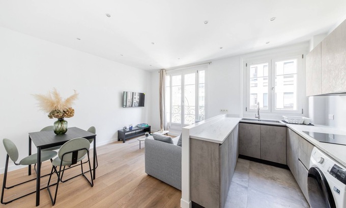 Levallois-Perret Appartement | 2 rooms Modern & Cozy - 150m Metro L3