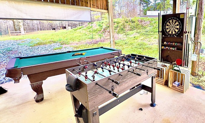 Independence Cabine | 2 Small Country Cabins - walk to Sardis Lake - WiFi, outdoor game pavilion