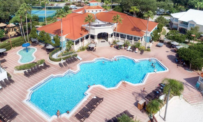 West Kissimmee Maison | 2 Spacious Suite with Hot Breakfast & Pool—Minutes from Theme Parks