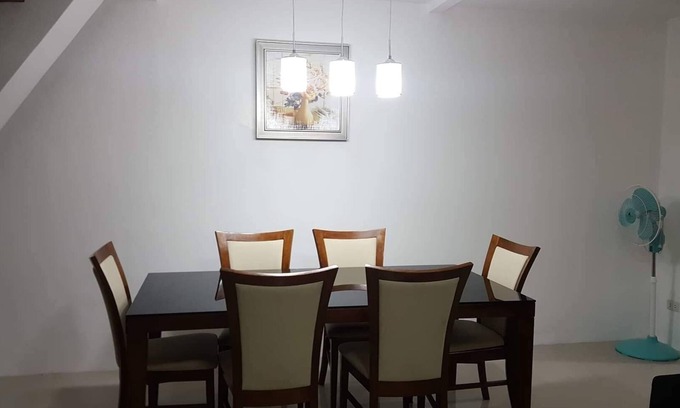 Talisay Appartement | Maison de ville de 2 étages 3 chambres à louer à CEBU - ENTIÈRE MAISON D'HÔTES.