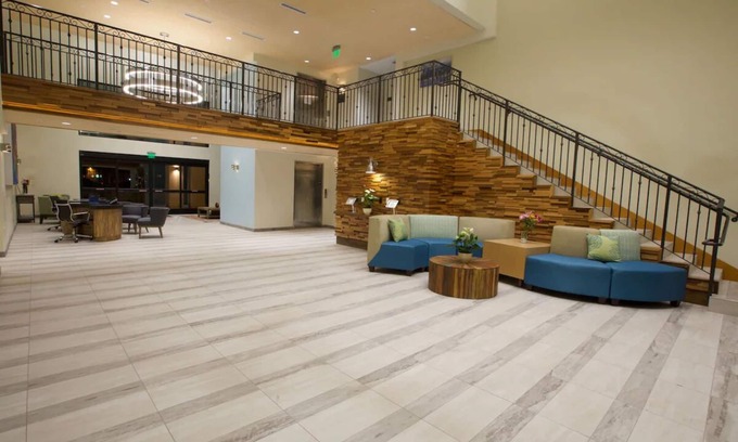 Harbor Hôtel | 2 Twin Queen Rooms, The Cove Hotel, Heated Pool, Ready for Family Stay