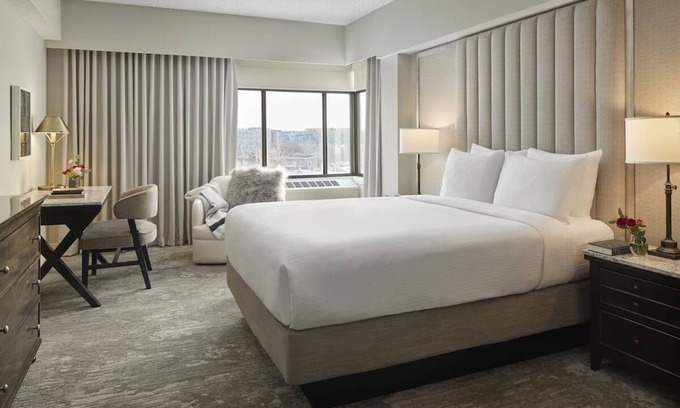 Capitol Hill Hôtel | 2-Unit Spacious Retreat Near US Capitol | Ideal for History Lovers & Sightseeing