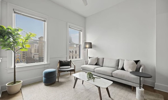 Downtown San Antonio Appartement | 2 Units | Central San Antonio Stay | Ideal Location to Recharge & Explore