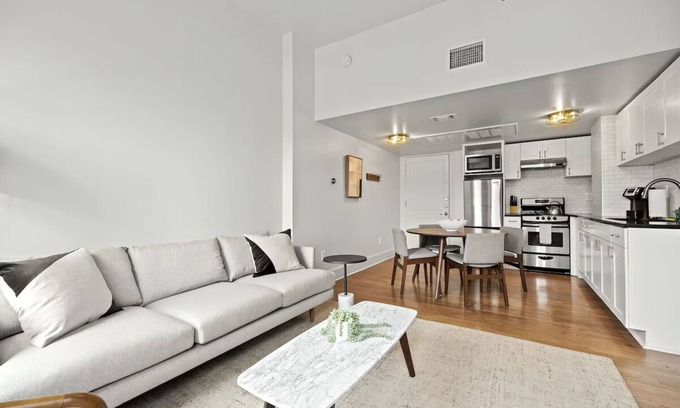 Downtown San Antonio Appartement | 2 Units | Prime Location Near Iconic Landmarks & Attractions | Pet Friendly