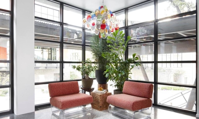 Travis Heights Maison | 2 Well Designed Rooms | Refreshing Swimming Pool | Near Lady Bird Lake