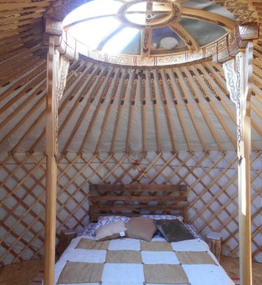 Druyes-les-Belles-Fontaines Autre | 2 Yourtes au naturel