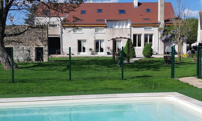 Epernay-sous-Gevrey Lit Et Petit-Déjeuner | 20 m² Chambre d'hôtes ∙ 1 chambre ∙ 2 personnes