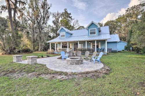 Earleton Maison | 20 Mi to UF Campus Santa Fe Lake Escape with Dock!
