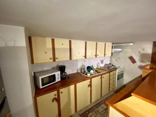 Galatsi Maison | 20 mins from city centre,rural house